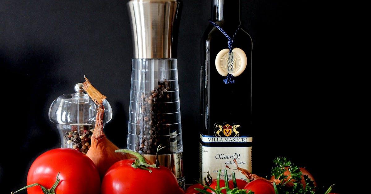 découvrez l'huile d'olive, un trésor culinaire aux arômes riches et aux bienfaits santé inestimables. apprenez à choisir, utiliser et apprécier cette huile raffinée dans vos recettes pour sublimer vos plats.