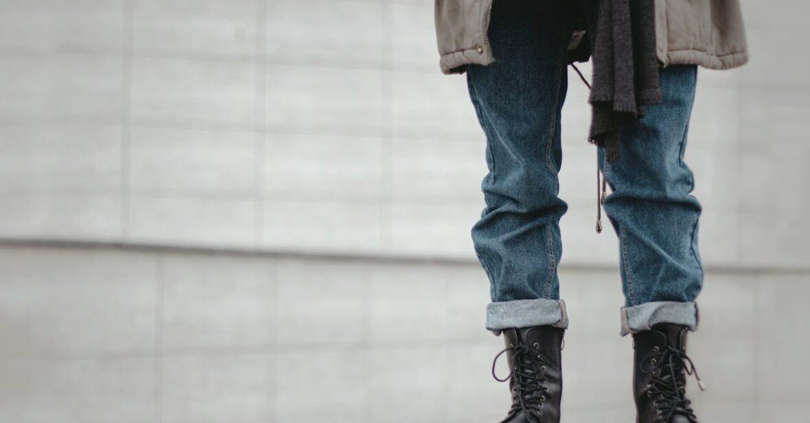 découvrez notre collection de pantalons tendance qui allient confort et style. parfaits pour toutes les occasions, ces modèles modernes rehausseront votre garde-robe. adoptez le look à la fois chic et décontracté avec nos pantalons incontournables.