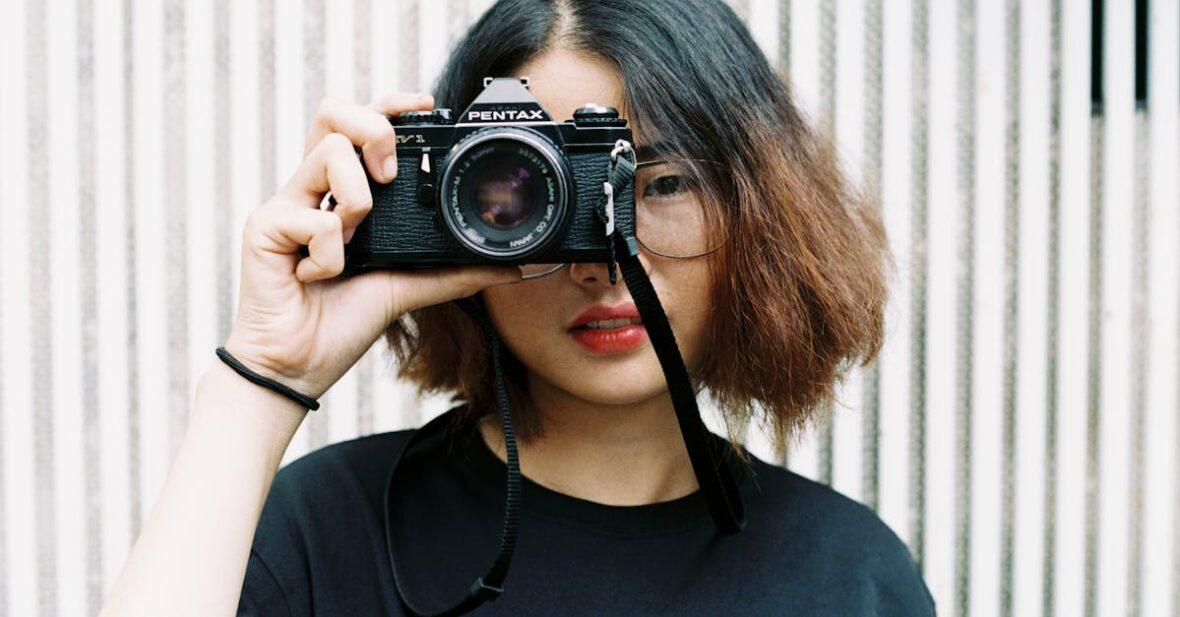 découvrez notre collection de lunettes tendance, alliant style et confort. trouvez la paire parfaite pour compléter votre look tout en protégeant vos yeux grâce à des designs modernes et des matériaux de qualité.