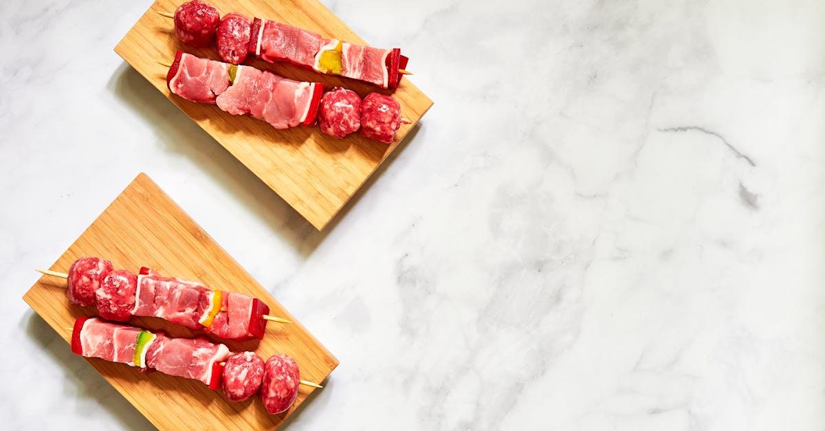 découvrez notre sélection de brochettes savoureuses, idéales pour vos barbecues et repas en plein air. variez les plaisirs avec des ingrédients frais et des marinades audacieuses qui raviront vos convives. suivez nos conseils et recettes pour réussir vos skewers à chaque fois!