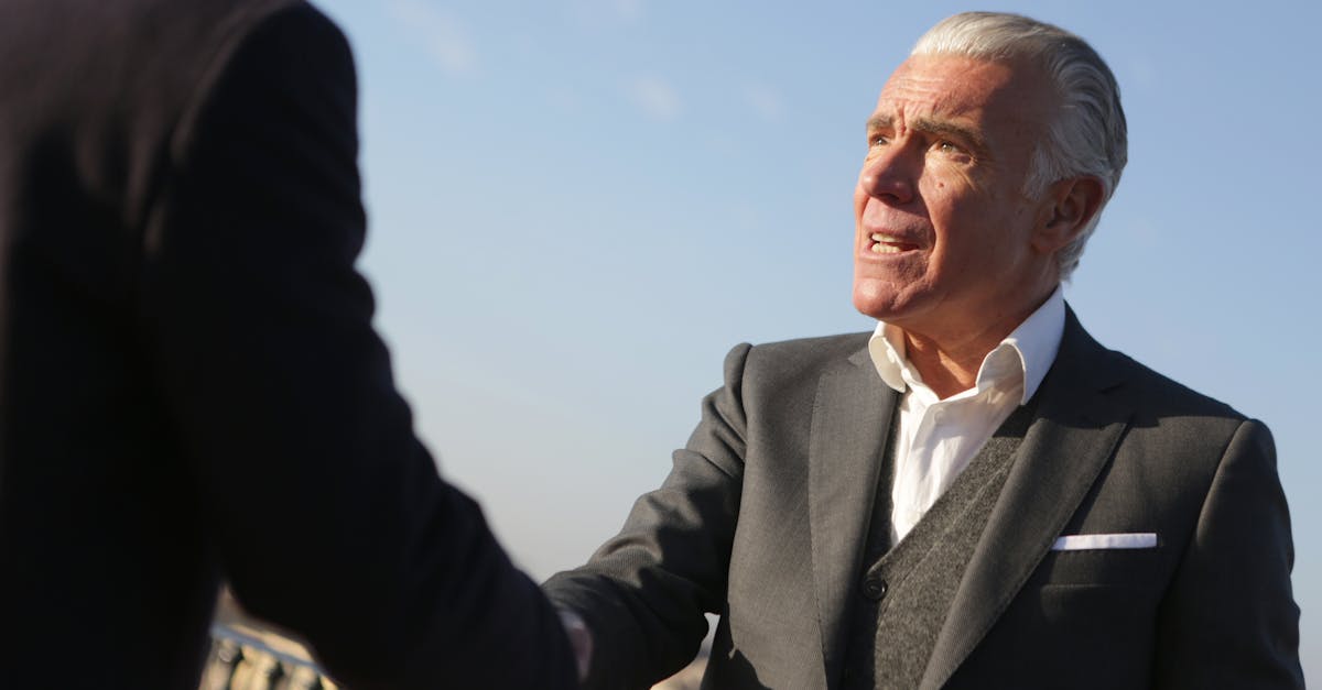 découvrez l'importance de la confiance dans les relations personnelles et professionnelles. apprenez comment établir et maintenir des liens solides basés sur la confiance mutuelle pour favoriser un environnement sain et productif.